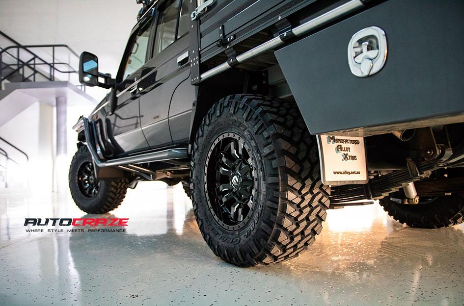 TOYOTA LANDCRUSIER SLEDGE GLOSS BLACK MILLED ACCENTS